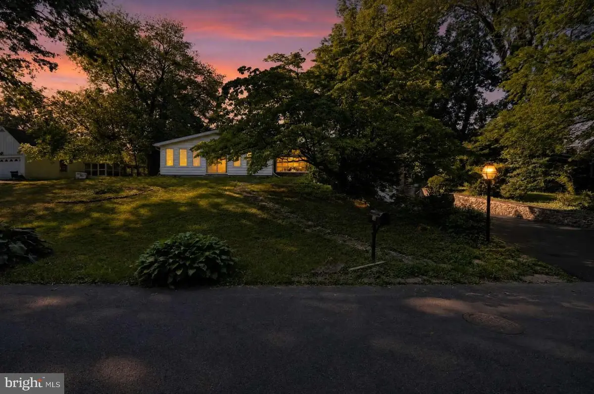 24 Winding Ln, Feasterville Trevose, PA 19053 - #1