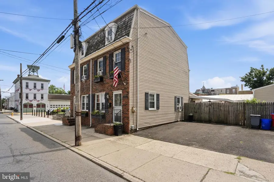 312 Market St, Bristol, PA 19007 - #2