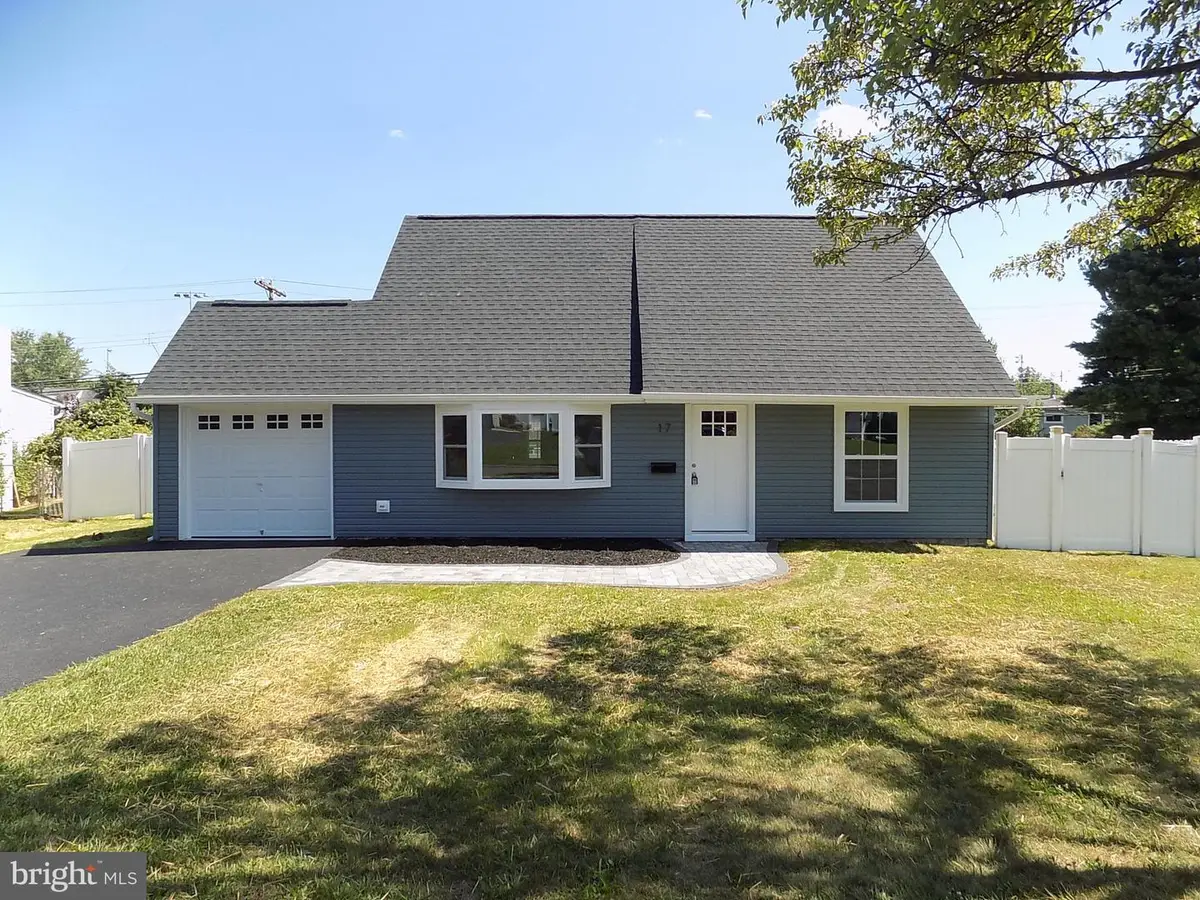 17 Tulip Tree Rd, Levittown, PA 19056 - #1