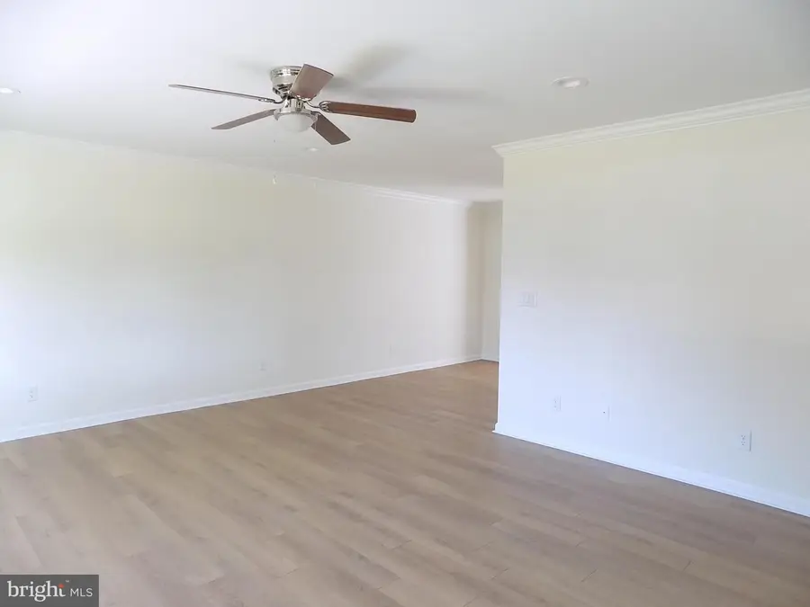 17 Tulip Tree Rd, Levittown, PA 19056 - #3