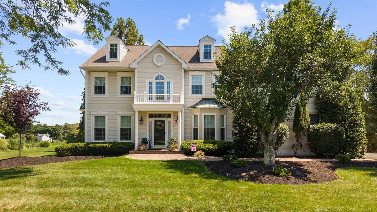 2028 Farmview Dr, Newtown, PA 18940 - #1