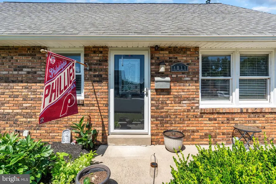 1011 New Chestnut St, Bristol, PA 19007 - #2