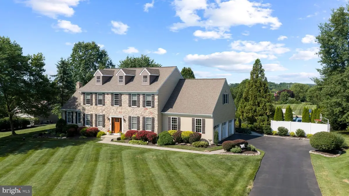 3821 Fountain Cir, Fountainville, PA 18923 - #1