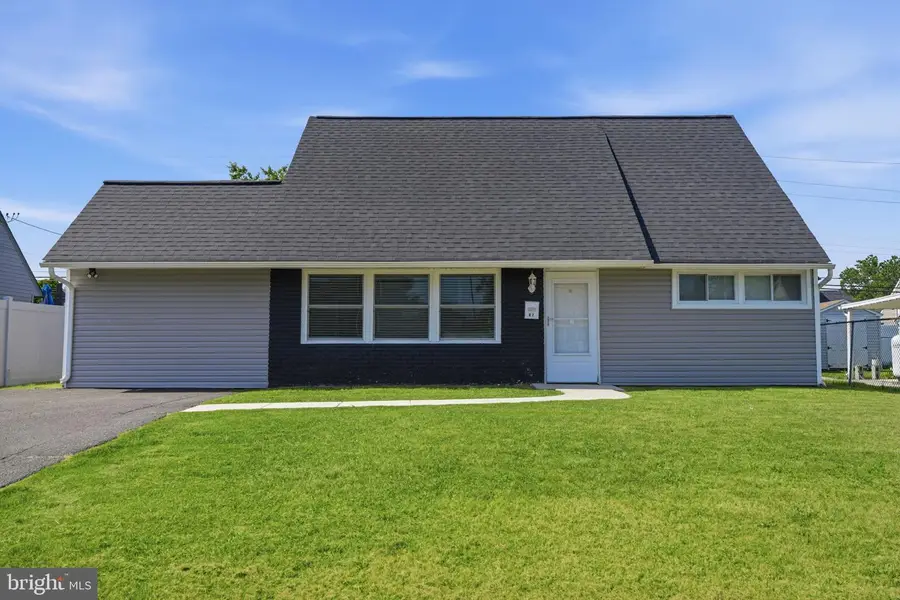 47 Mintleaf Rd, Levittown, PA 19056 - #2