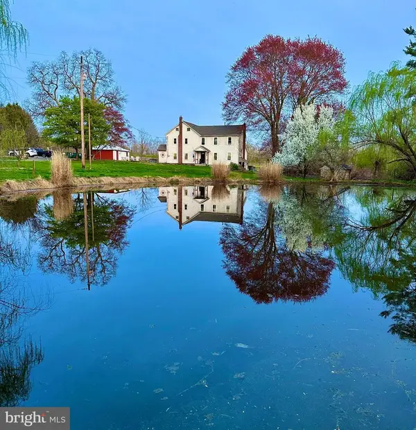 1385 County Line Rd, QUAKERTOWN, PA 18951