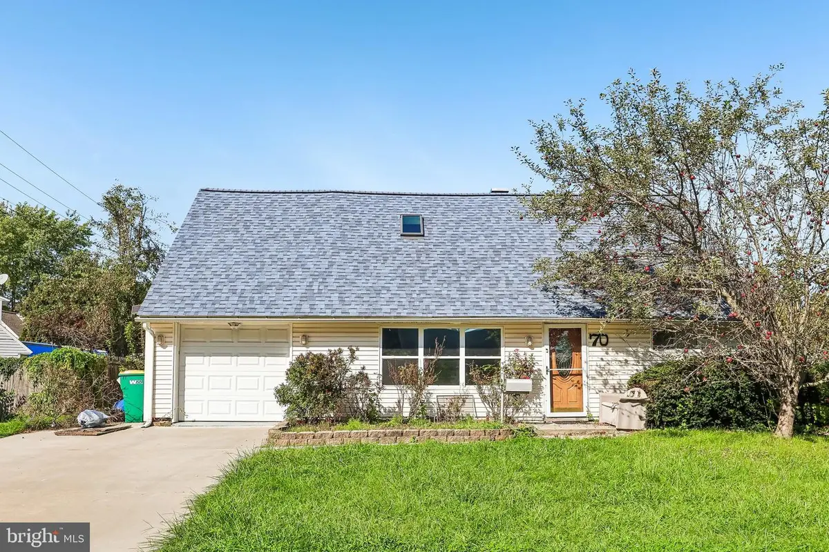 70 Village Ln, Levittown, PA 19054 - #1