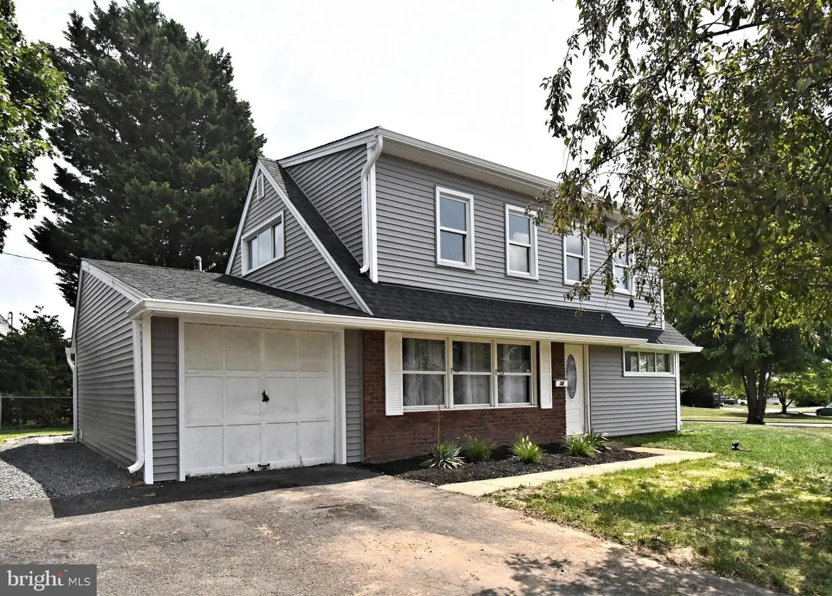 38 Candle Rd, Levittown, PA 19057 - #1