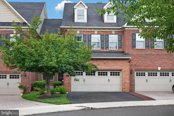623 Saint James Ct, LANGHORNE, PA 19047