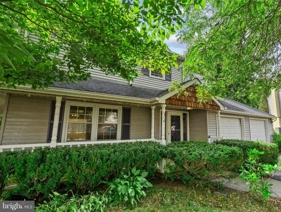 14 Greenway Cir, Fairless Hills, PA 19030 - #3