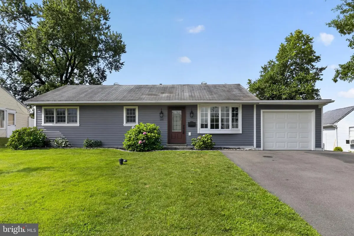 218 Tewksbury Rd, Fairless Hills, PA 19030 - #1