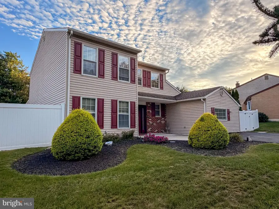 890 Jordan Dr, Bensalem, PA 19020 - #2