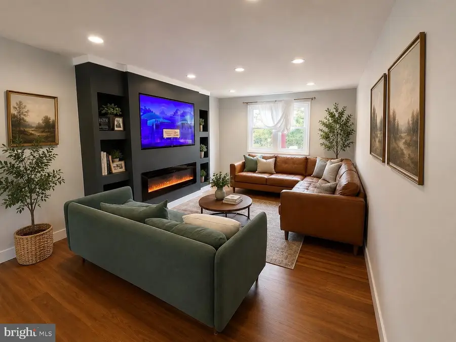 126 Goldengate Rd, Levittown, PA 19057 - #2