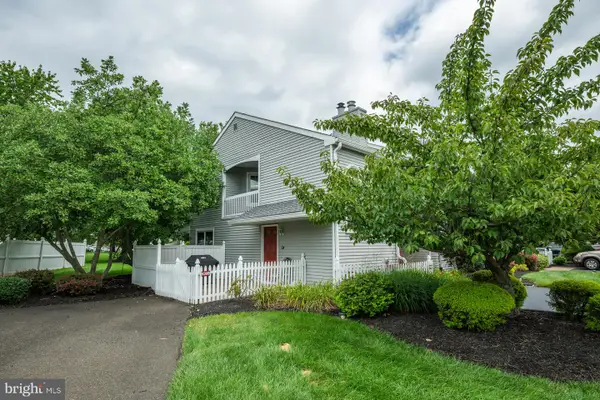 630-b Rose Hollow Dr, YARDLEY, PA 19067