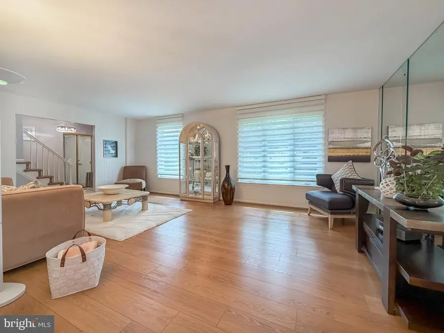 245 Toll Dr, Southampton, PA 18966 - #3