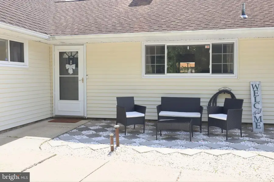 201 Snowball Dr, Levittown, PA 19056 - #2