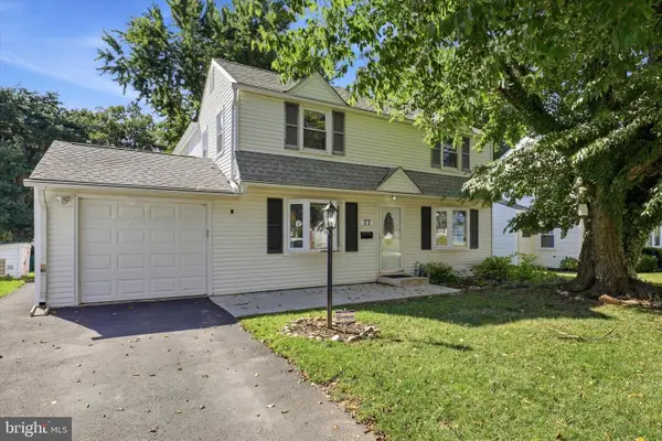 77 Woodlawn Rd, WARMINSTER, PA 18974
