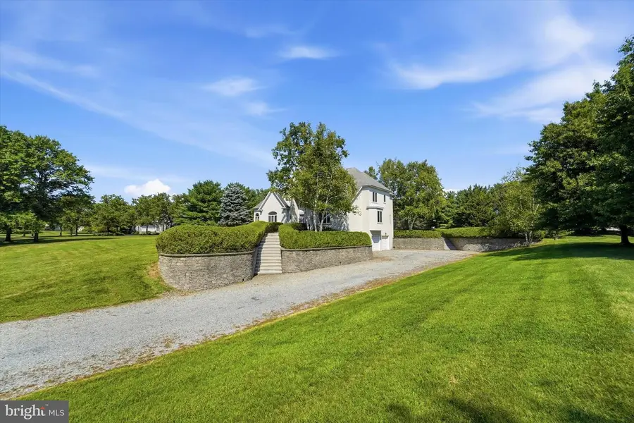 7 Longmeadow St, Newtown, PA 18940 - #3