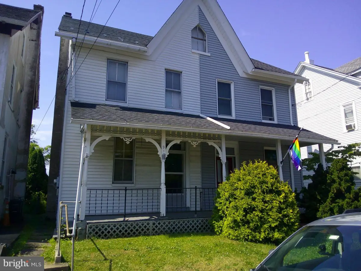 910 W Broad St, Quakertown, PA 18951 - #1