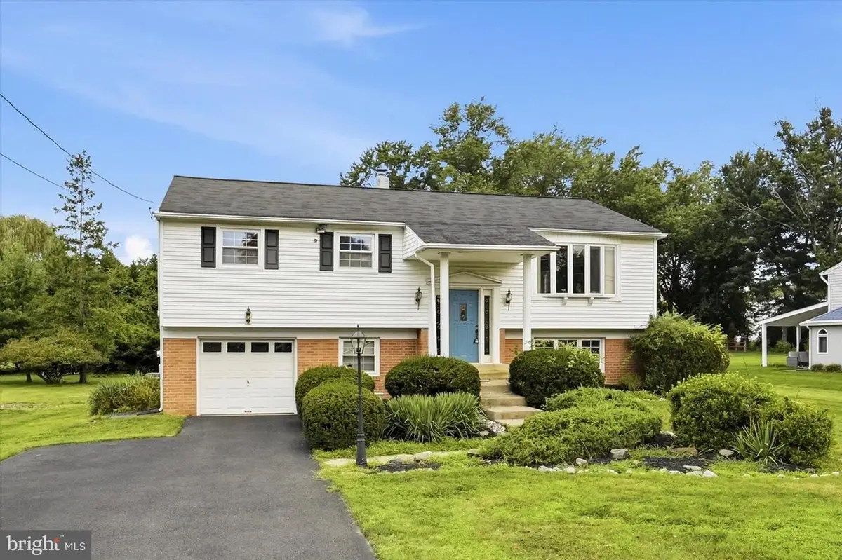 548 Fairhill Dr, Southampton, PA 18966 - #1