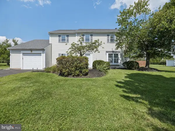 1561 Mulberry Cir, WARMINSTER, PA 18974