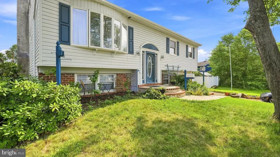 445 Patton Dr, Warminster, PA 18974 - #2