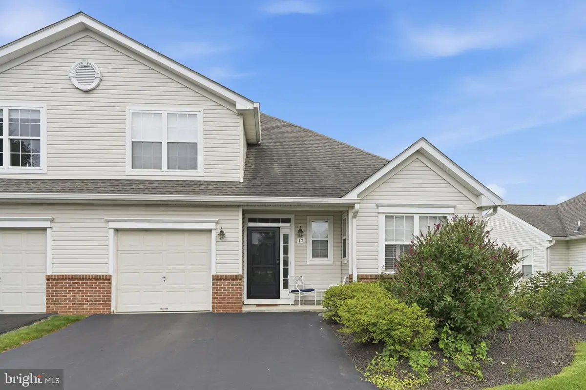 17 Lady Slipper Ln, Langhorne, PA 19047 - #1