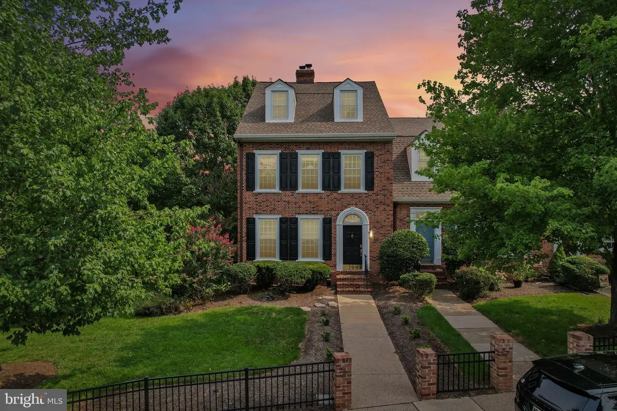 25 Commanders Dr, Washington Crossing, PA 18977 - #1
