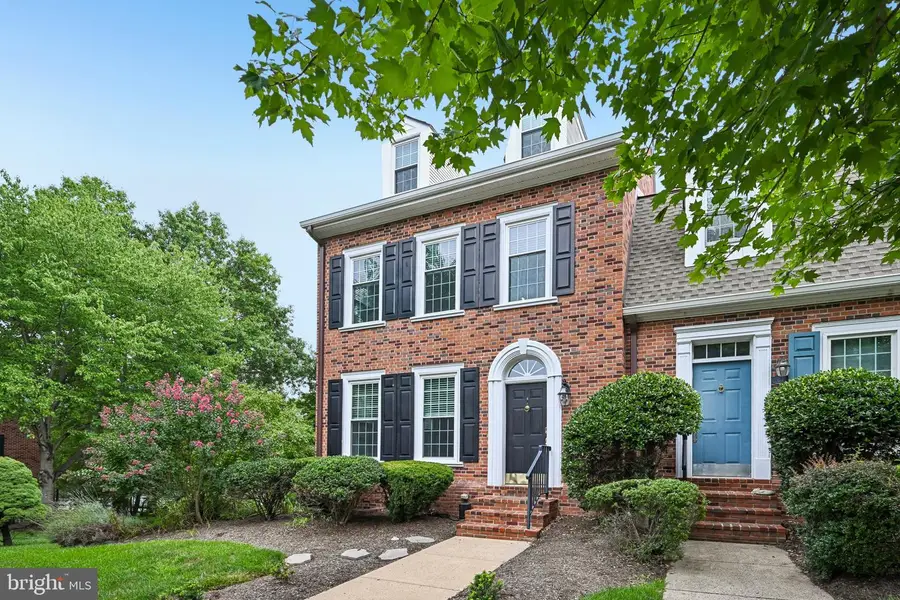25 Commanders Dr, Washington Crossing, PA 18977 - #2