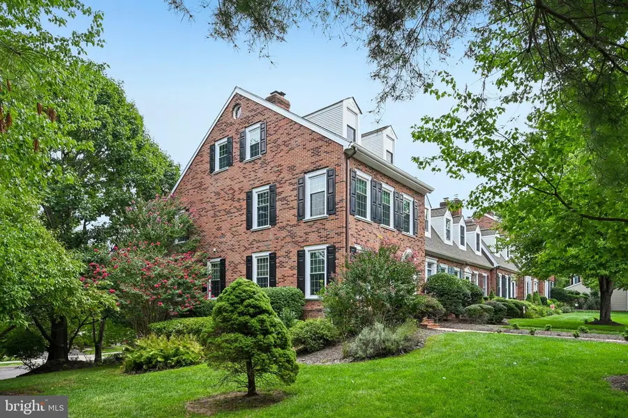 25 Commanders Dr, Washington Crossing, PA 18977 - #3