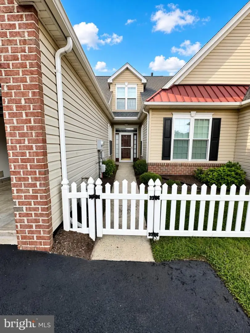 206 Dorchester Dr, Sellersville, PA 18960 - #2