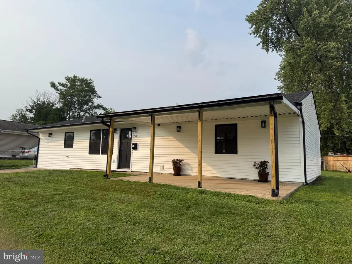 34 Mistletoe Ln, Levittown, PA 19054 - #1
