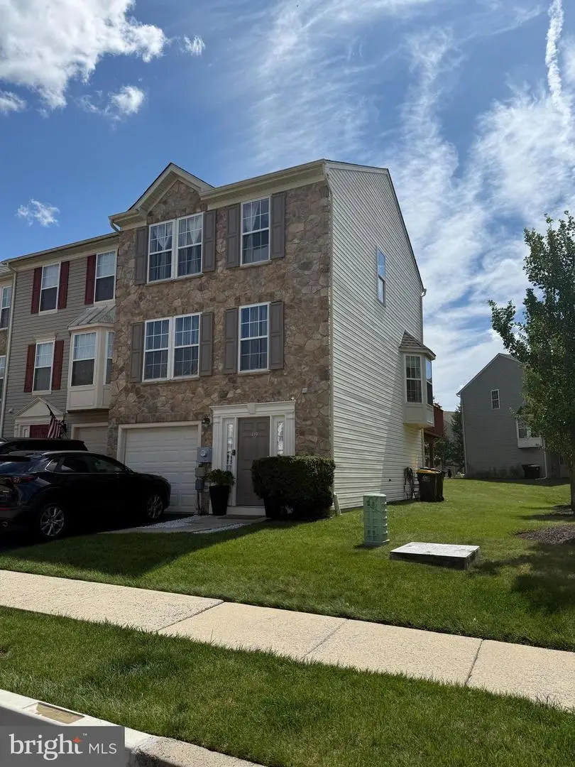 210 Windsor Ct, Quakertown, PA 18951 - #1