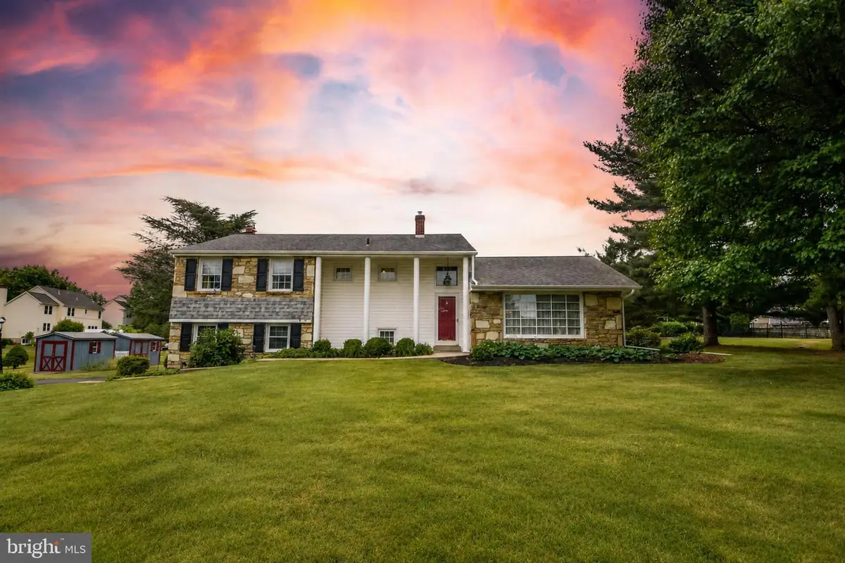 10-e Summit Ave, Telford, PA 18969 - #1