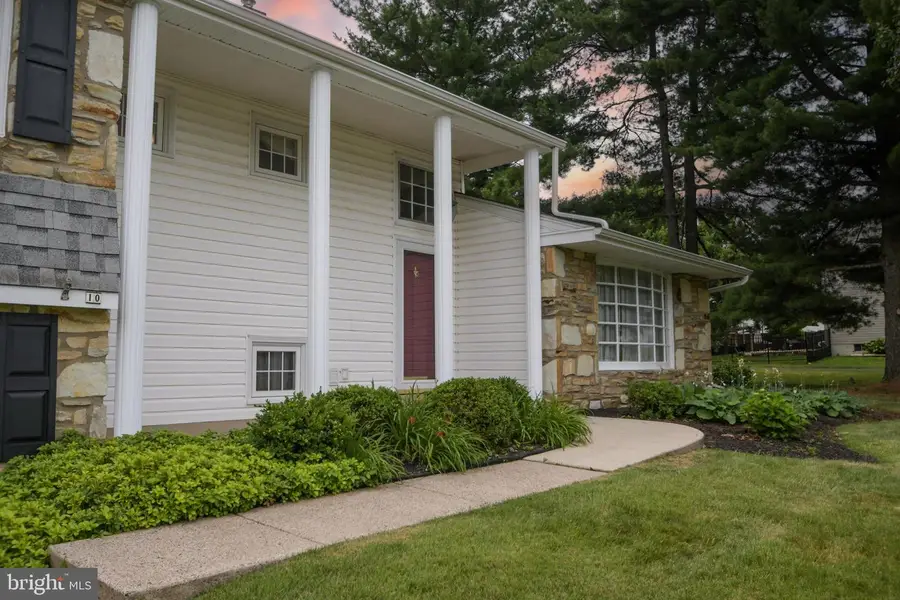 10-e Summit Ave, Telford, PA 18969 - #2