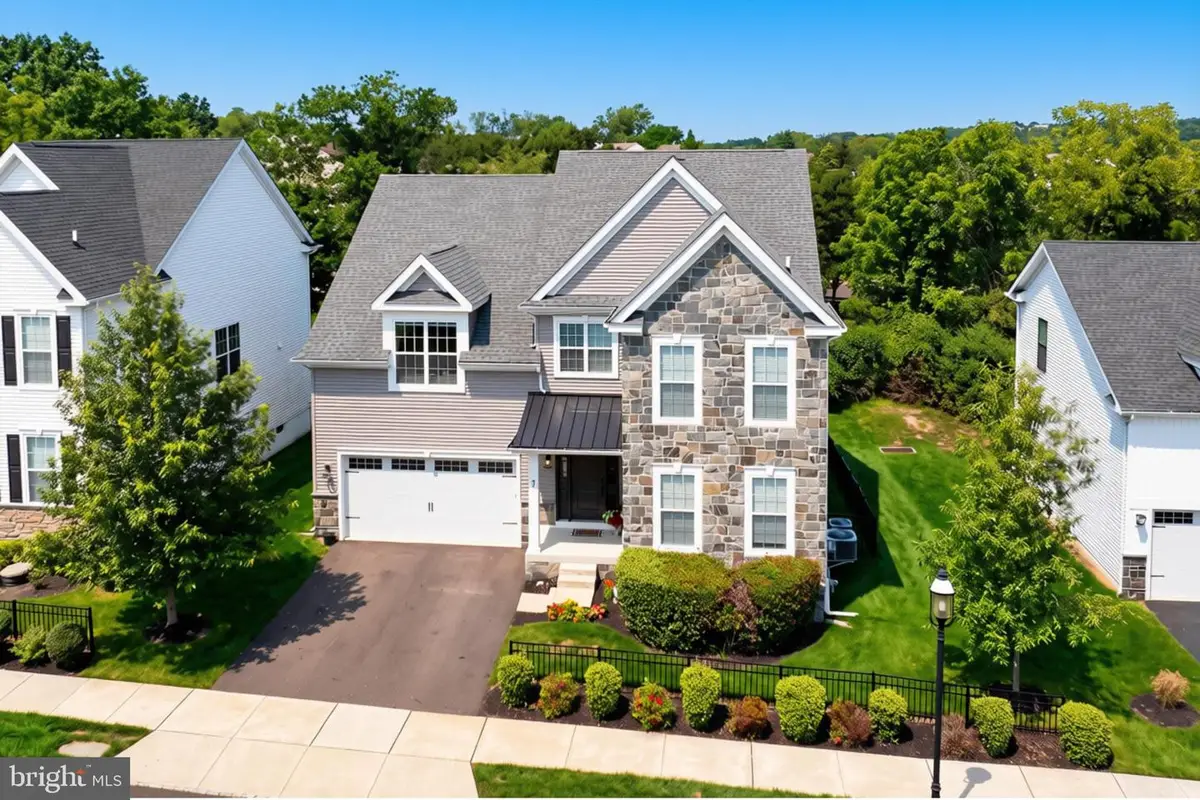 7 Pettits Bridge Rd, Jamison, PA 18929 - #1