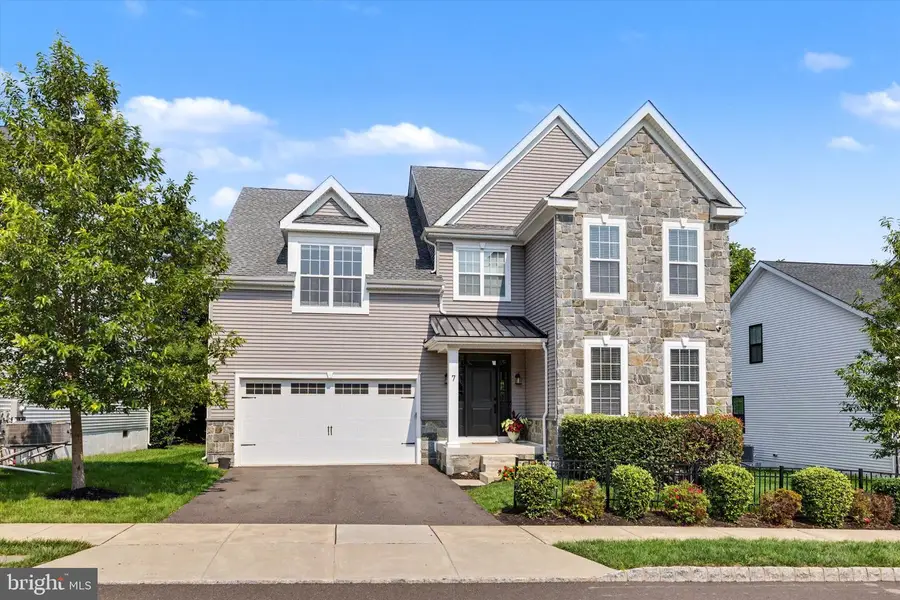 7 Pettits Bridge Rd, Jamison, PA 18929 - #2