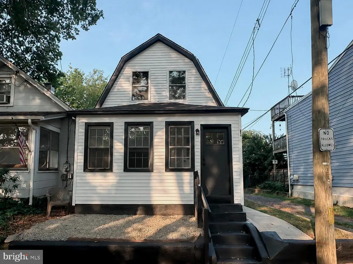 82 Central Ave, Morrisville, PA 19067 - #1