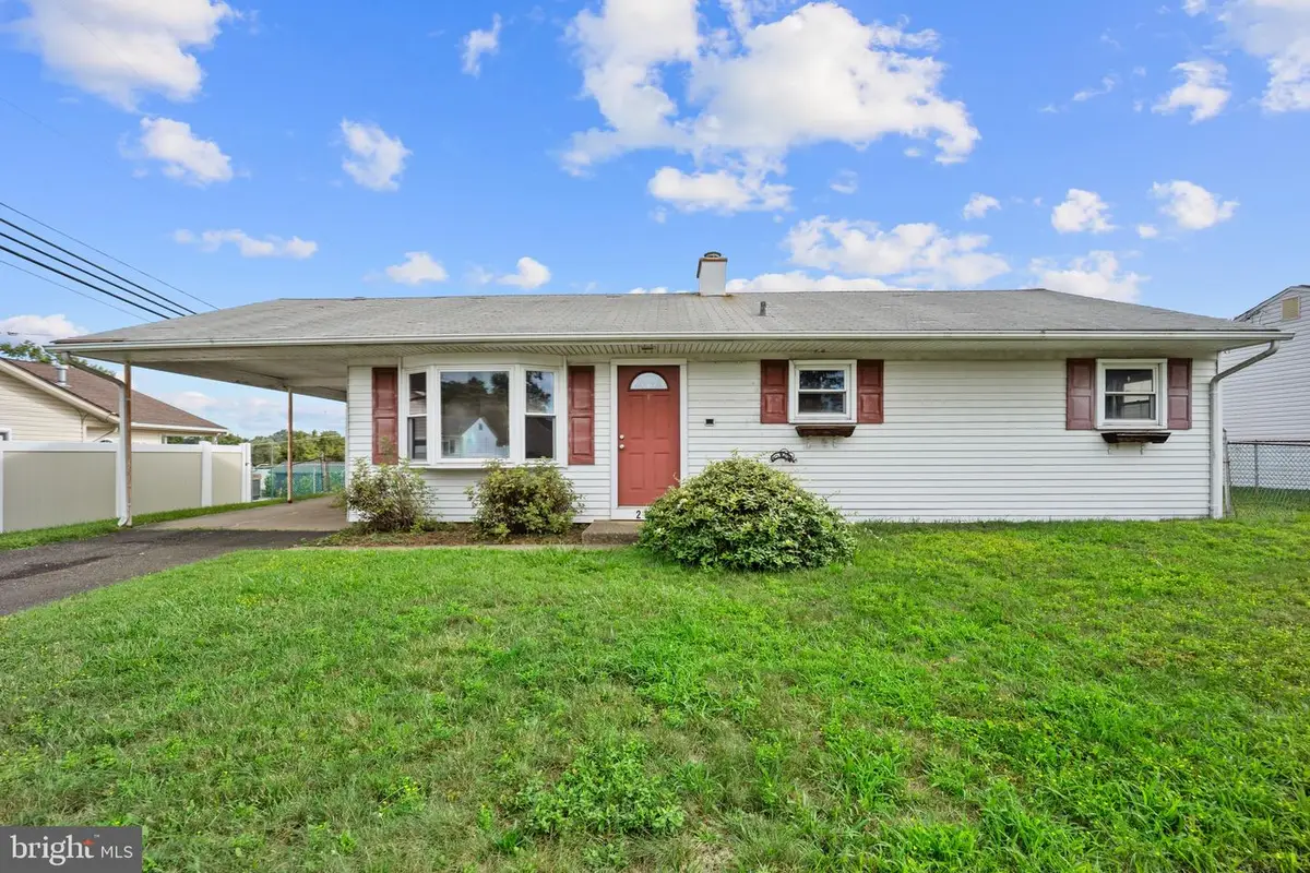 217 Suffolk Rd, Fairless Hills, PA 19030 - #1