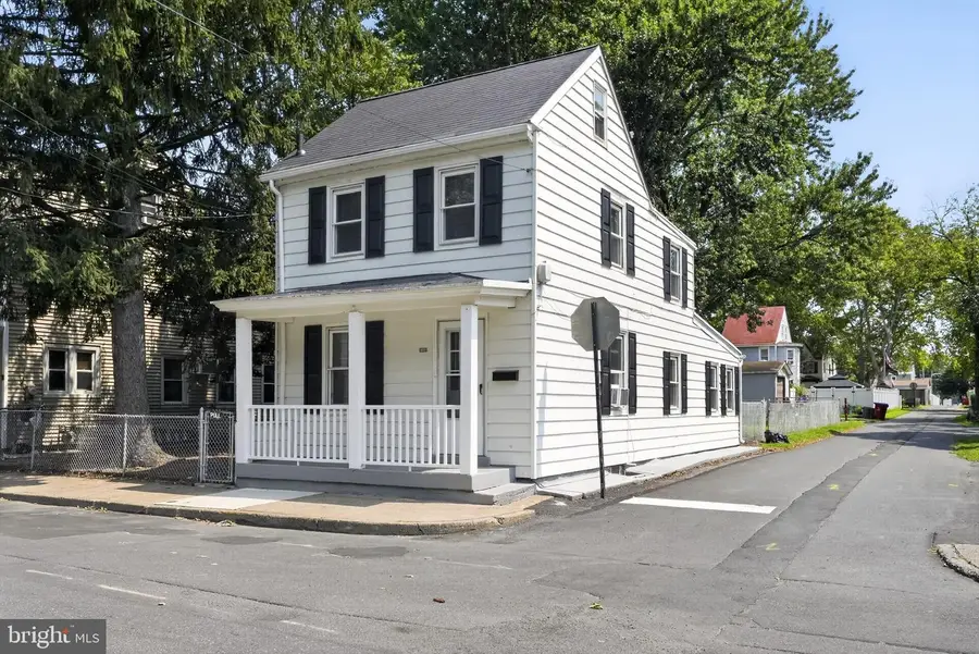 517 Maple St, Bristol, PA 19007 - #2