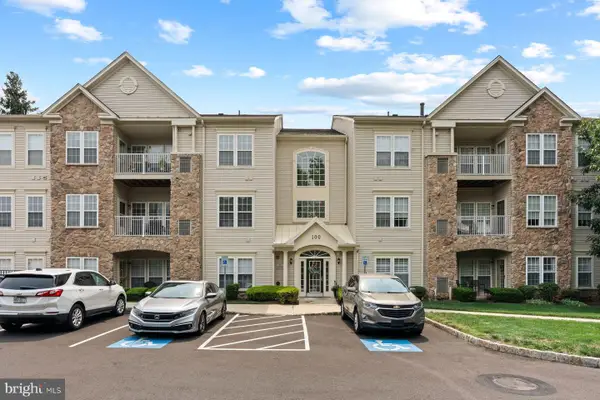 100 Douglas Fir Dr #102, WARRINGTON, PA 18976