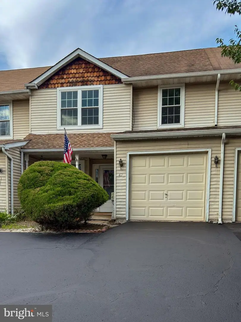 49 Cottonwood Dr, Southampton, PA 18966 - #1