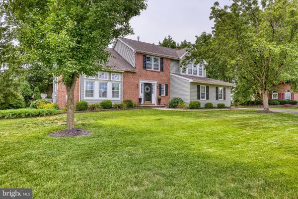 451 Knollbrook Dr, LANGHORNE, PA 19047