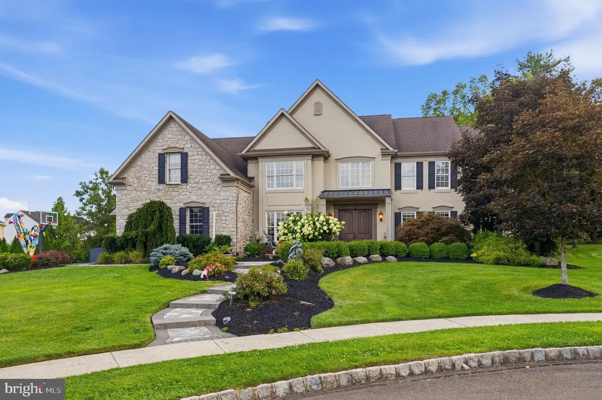 2310 Sandhurst Dr, Jamison, PA 18929 - #1