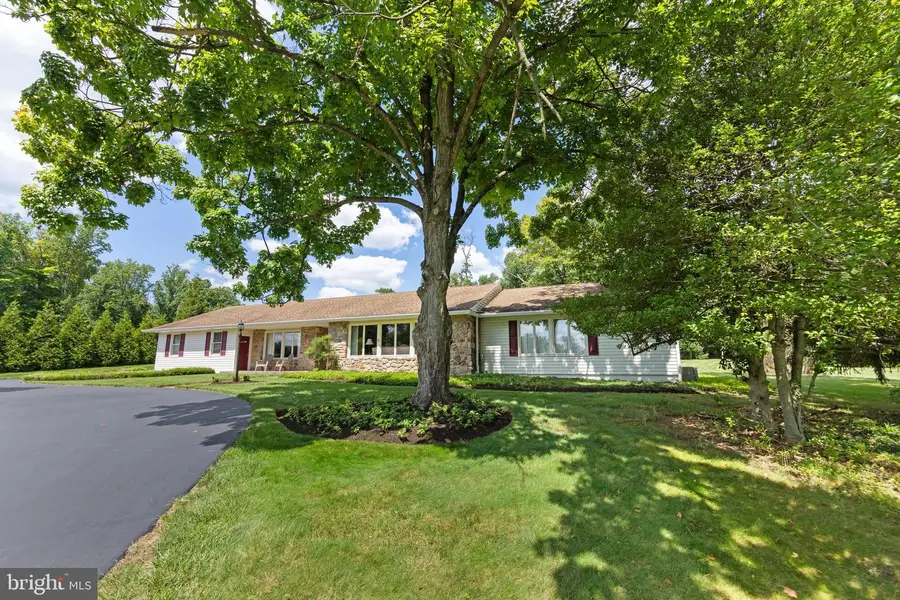 157 Chestnut Valley Dr, Doylestown, PA 18901 - #3