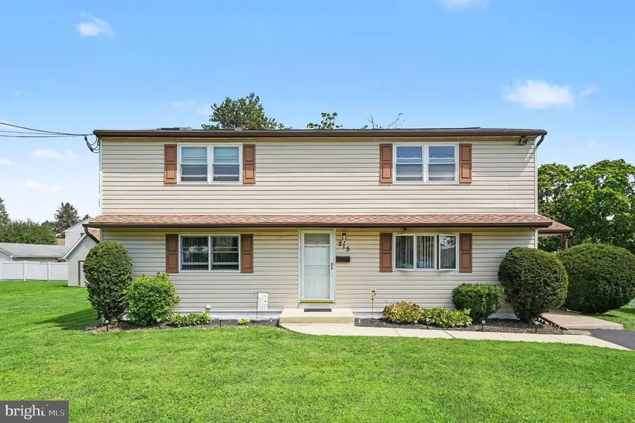 215 Maple St, Warminster, PA 18974 - #2