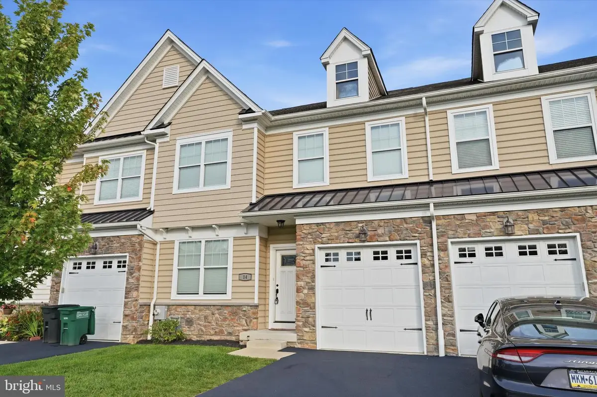 14 Ella Cir, Huntingdon Valley, PA 19006 - #1
