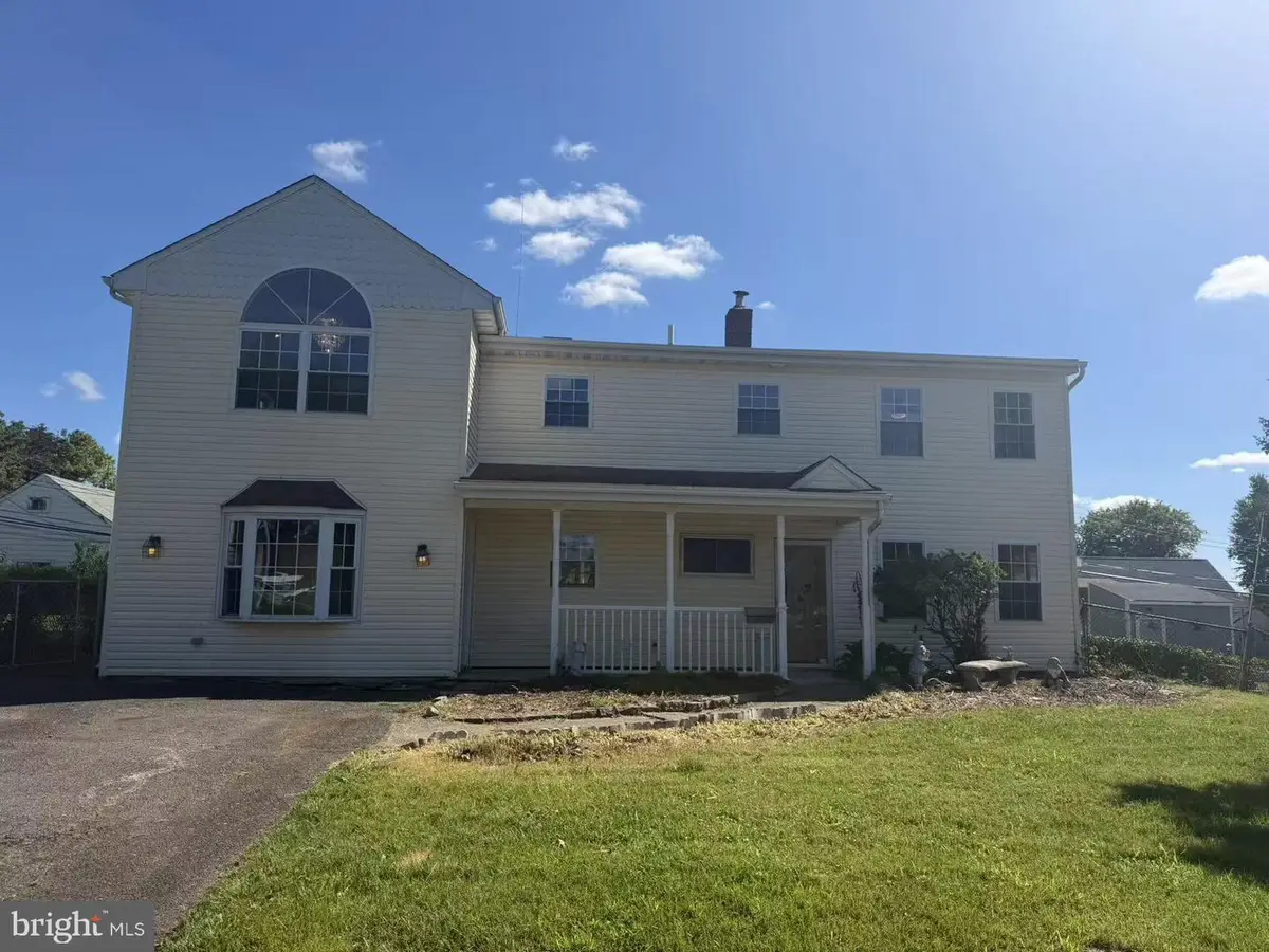 103 Holly Dr, Levittown, PA 19055 - #1