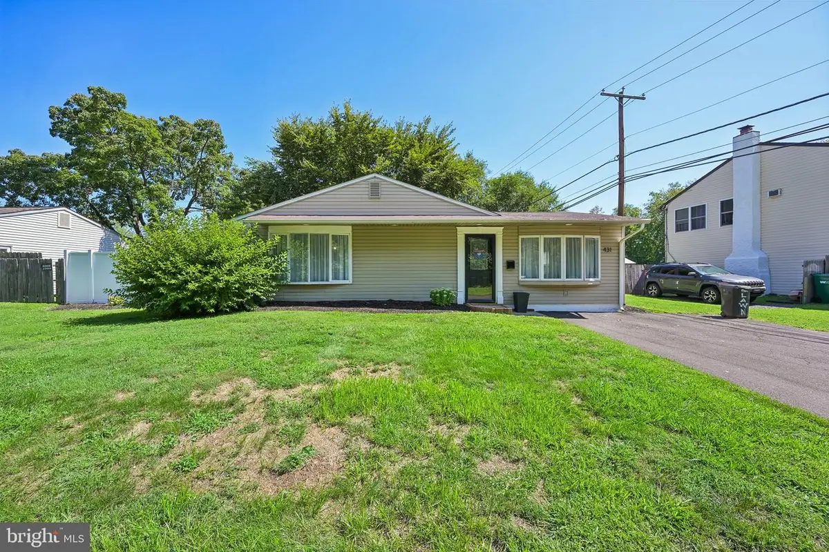 431 Magnolia Dr, Levittown, PA 19054 - #1