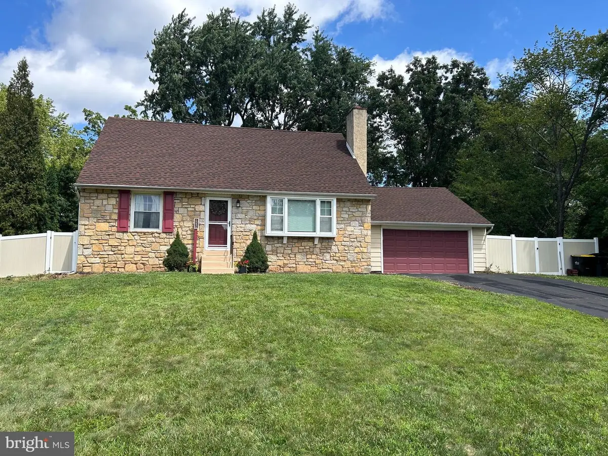 123 Hampshire Dr, Chalfont, PA 18914 - #1