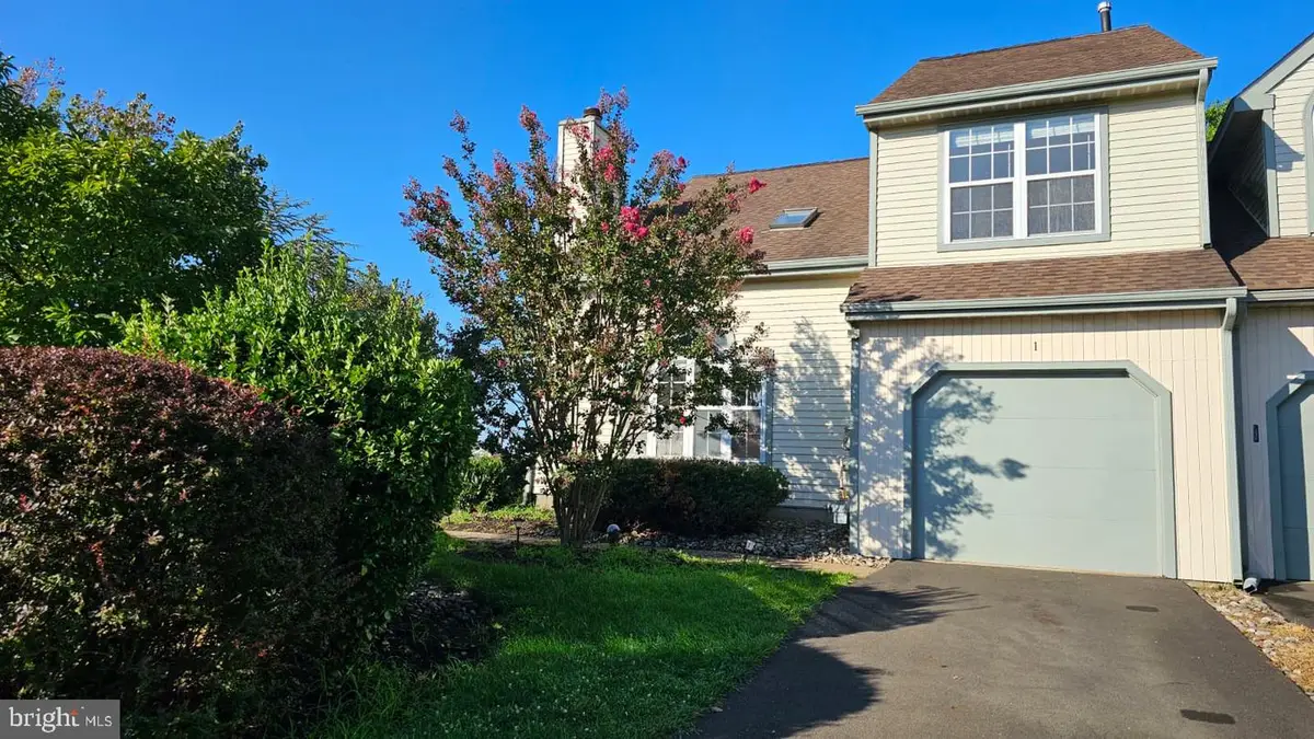 1 Laurel Cir, Newtown, PA 18940 - #1